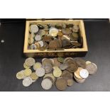 A SMALL BOX OF ASSORTED COINS