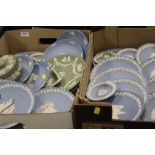 TWO TRAYS OF WEDGWOOD JASPERWARE TO INCLUDE BLUE AND WHITE CHRISTMAS PLATES ETC