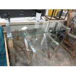 A MODERN GLASS AND CHROME CONSOLE/HALL TABLE H-78 W-120 CM WITH A LAMP TABLE (2)