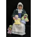 ROYAL DOULTON 'THE RAGDOLL SELLER' HN 2944