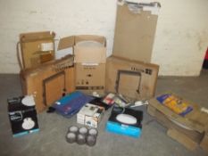 A SELECTION OF BOXED ITEMS TO INCLUDE A CLOTHES SPINNER, 2 CONVECTOR HEATERS, A BATHROOM SINK LIGHTS