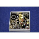 A QUANTITY OF JEWELLERY AND CUFF LINCS ETC