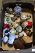 A TRAY OF ASSORTED CERAMICS ETC TO INCLUDE WEDGWOOD JASPERWARE, OWL FIGURES ETC