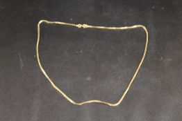 A HALLMARKED 9CT GOLD BOX LINK CHAIN - APPROX WEIGHT 8.9 G