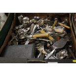 A TRAY OF ASSORTED FLATWARE