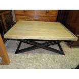 A MODERN LOW LINED COFFEE TABLE H-40 W-110 CM