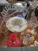 A TRAY OF GOOD QUALITY GLASSWARE TO INCLUDE PAPERWEIGHTS, MATS JOHANNSEN FLOWER BOWL, ROSENTHAL BOWL