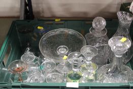 A TRAY OF ASSORTED GLASSWARE TO INCLUDE DECANTERS