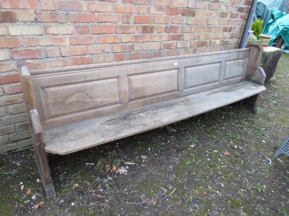 A LARGE GOTHIC CHURCH PEW L-280 CM - Image 2 of 7