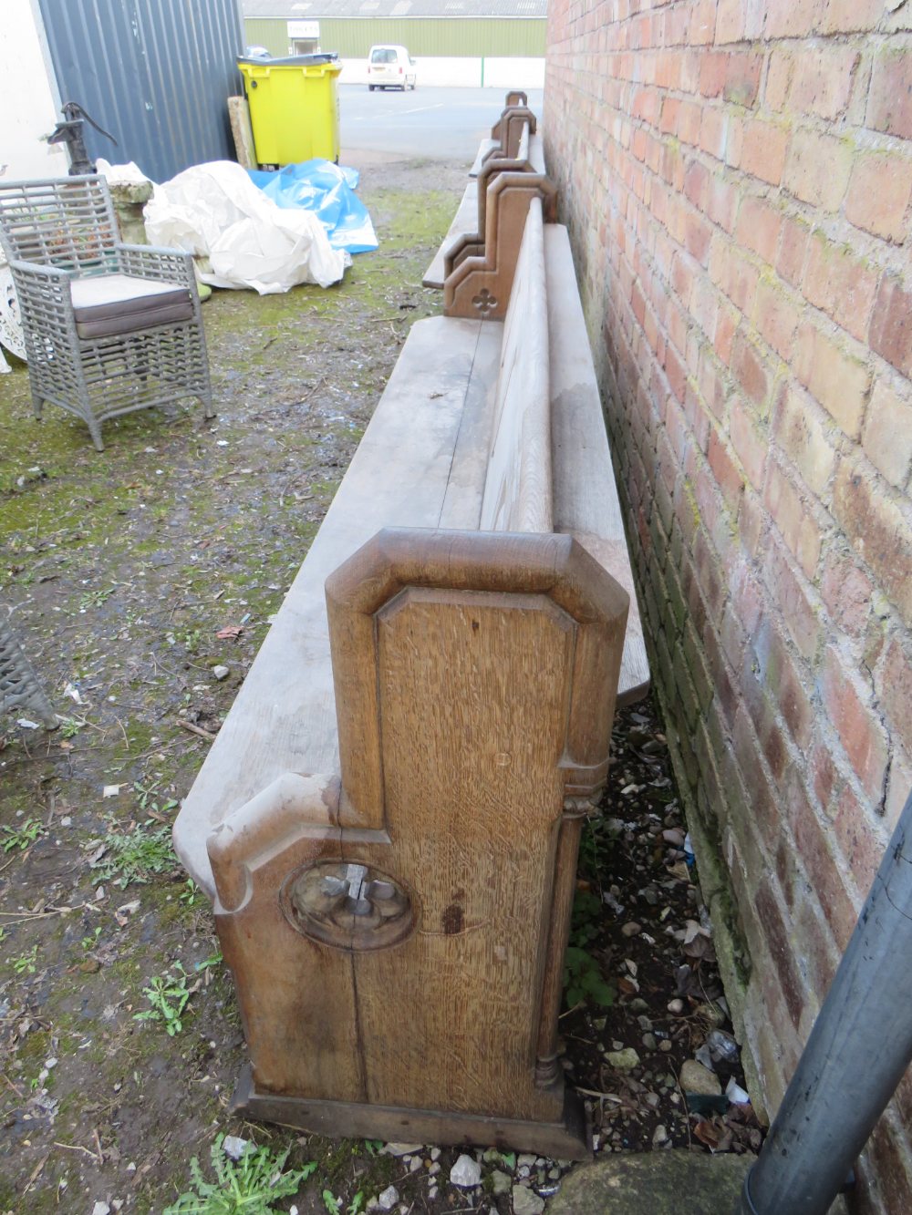 A LARGE GOTHIC CHURCH PEW L-280 CM - Image 7 of 7