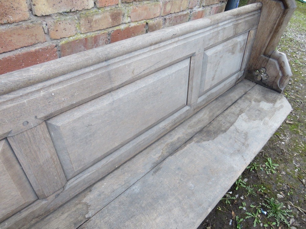 A LARGE GOTHIC CHURCH PEW L-280 CM - Image 4 of 7