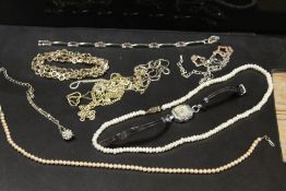A COLLECTION OF ASSORTED COSTUME JEWELLERY ETC TO INCLUDE A VINTAGE ROAMER COCKTAIL STYLE WATCH,