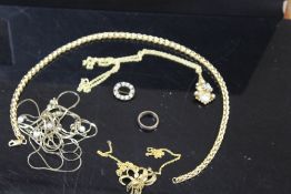 A COLLECTION OF YELLOW METAL MODERN JEWELLERY TO INCLUDE TWO PENDANT NECKLACES, ETC