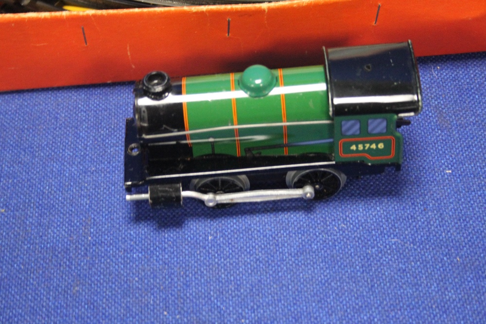BOXED HORNBY TRAIN O GAUGE GOODS SET WITH TRACK, TENDER, CARRIAGE AND ROLLING STOCK, together with a - Image 5 of 5