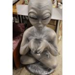 A LARGE SHOP DISPLAY ALIEN FIGURE - APPROX 3ft 5 "