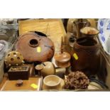 A TRAY OF ASSORTED TREEN ETC TO INCLUDE A HANDCRAFTED TREE HOUSE, VARIOUS BOXES, PUZZLE BALL ETC