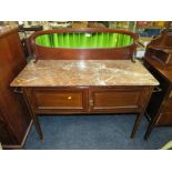 AN EDWARDIAN MAHOGANY MARBLE TOPPED WASHSTAND W-122 CM