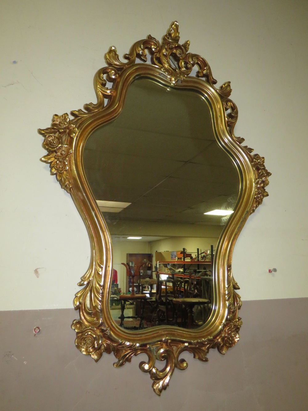A LARGE CIRCULAR ETCHED MIRROR AND A GILT EXAMPLE - Image 4 of 4