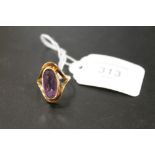 A VINTAGE STYLE AMETHYST RING STAMPED 9CT - APPROX WEIGHT 6.2 G