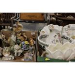 A TRAY OF ASSORTED CERAMICS TO INCLUDE CAROLYN COOKE STUDIO POTTERY MICE FIGURES, TOGETHER WITH A