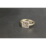 A 9CT GOLD GEMSET GREEK KEY STYLE RING - APPROX WEIGHT 1.8 G