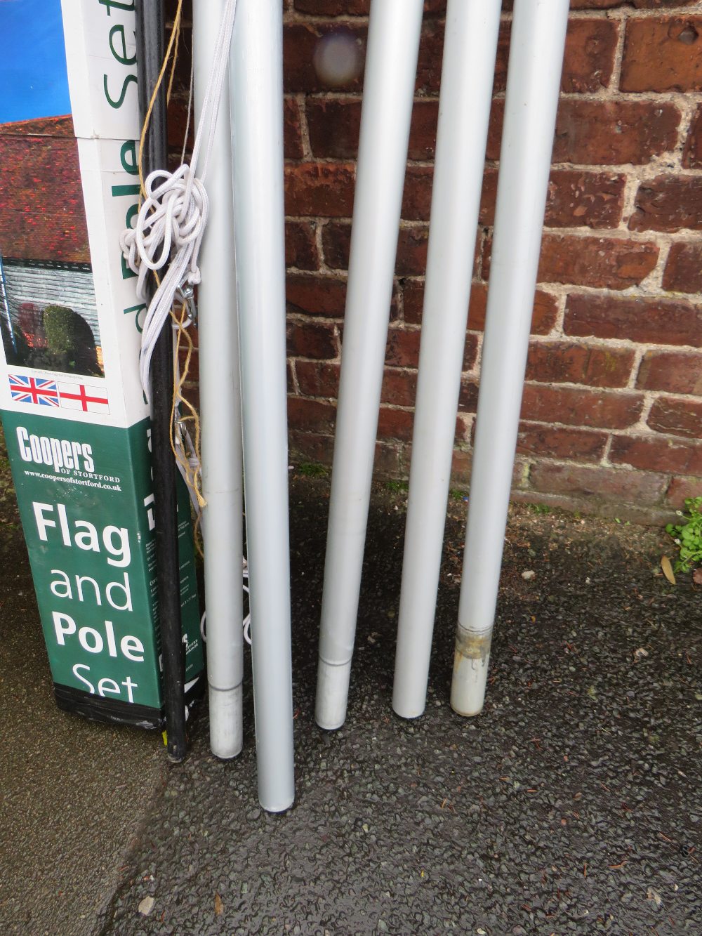 A COOPERS OF STORTFORD 20FT ALUMINIUM FLAG POLE - NO FLAGS - Image 4 of 4