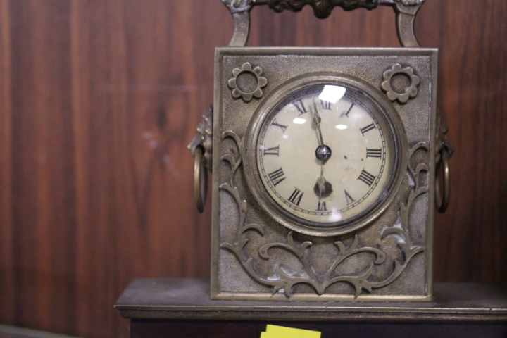 A DECO SMITHS CLOCK TOGETHER WITH THREE CLOCKS (4) - Image 6 of 6