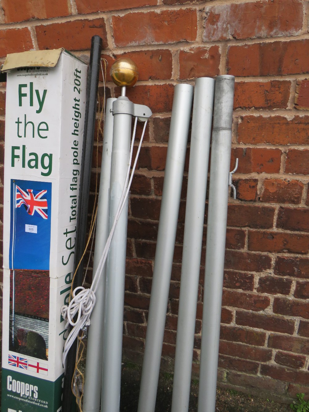 A COOPERS OF STORTFORD 20FT ALUMINIUM FLAG POLE - NO FLAGS - Image 3 of 4