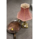 A VINTAGE BRASS COLUMN LAMP TOGETHER WITH A COPPER WARMING PAN