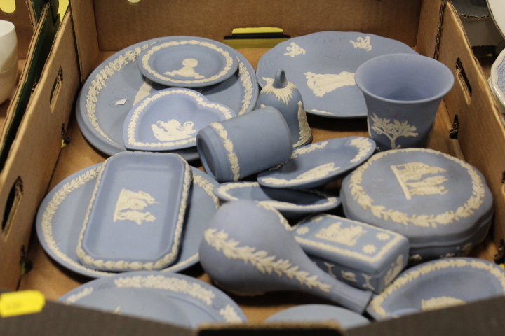 A TRAY OF ASSORTED WEDGWOOD BLUE JASPERWARE ITEMS