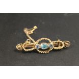 A VINTAGE 9CT GEMSET BROOCH - APPROX WEIGHT 4.5 G