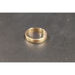 A CONTINENTAL GOLD BAND - APPROX 2 G