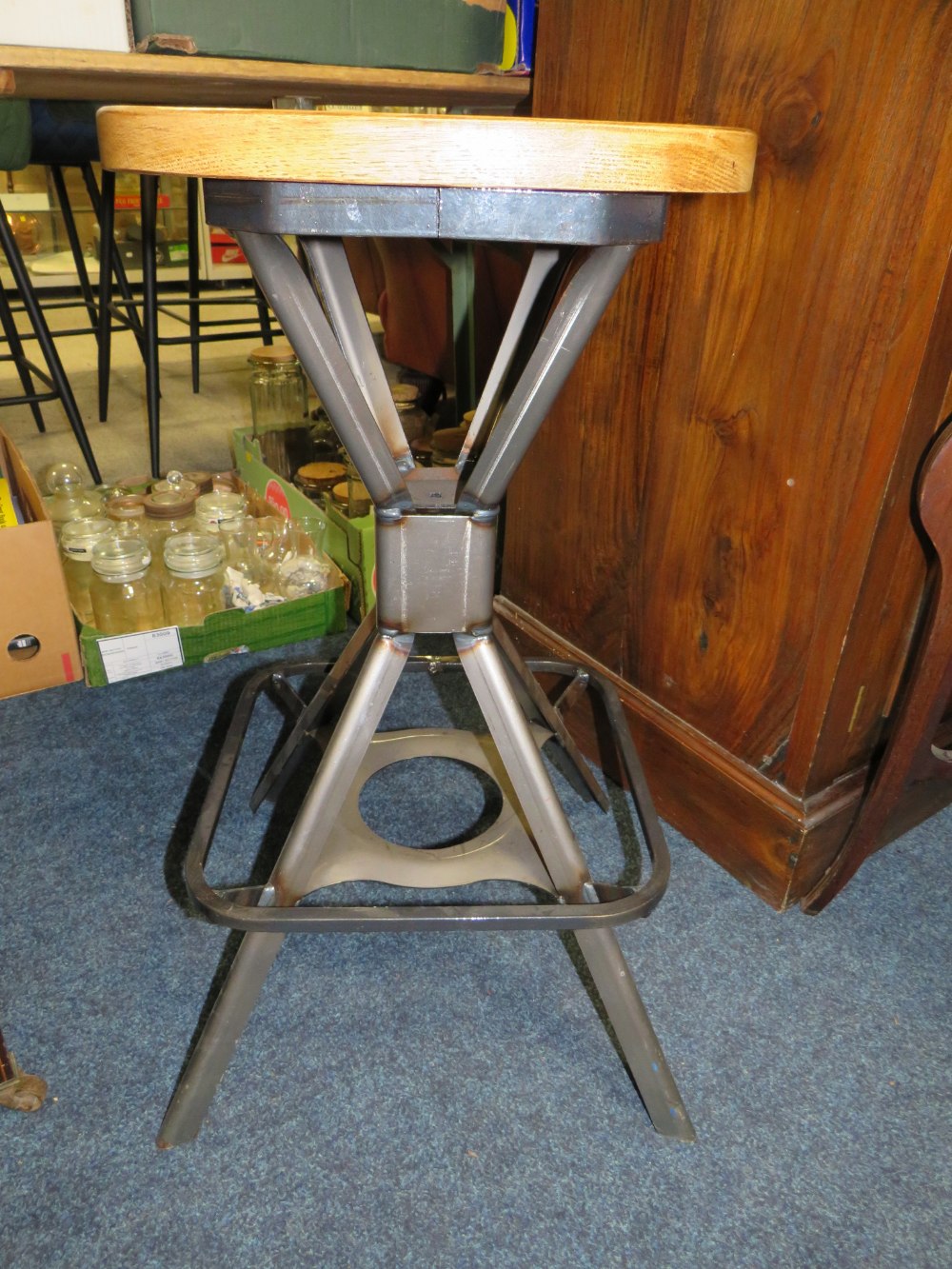 A MODERN WOODEN / STEEL INDUSTRIAL STYLE STOOL - Image 3 of 3