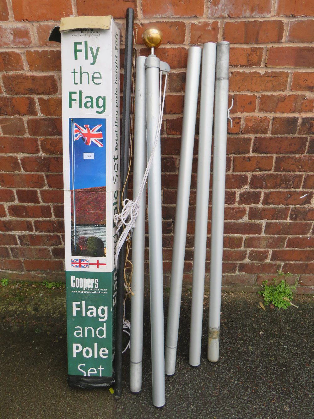 A COOPERS OF STORTFORD 20FT ALUMINIUM FLAG POLE - NO FLAGS - Image 2 of 4