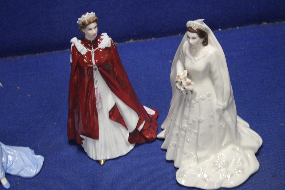 TWO ROYAL WORCESTER FIGURES AND QUEEN ELIZABETH II TOGETHER WITH A ROYAL DOULTON FIGURINE OF LADY - Image 3 of 3