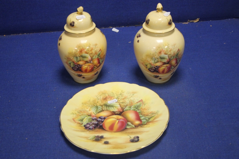 A PAIR OF AYNSLEY ORCHARD GOLD LIDDED JARS TOGETHER WITH A MATCHING PLATE