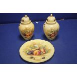 A PAIR OF AYNSLEY ORCHARD GOLD LIDDED JARS TOGETHER WITH A MATCHING PLATE