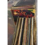 A TRAY OF RECORDS TO INCLUDE POP MUSIC STATUS QUO, BEACH BOYS ETC (TRAY/S NOT INCLUDED)