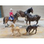 TWO BESWICK HORSES TOGETHER WITH A BESWICK GRAZING FOAL, A BESWICK PALOMINO FOAL AND A MODEL OF A