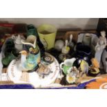 A TRAY OF ASSORTED CERAMICS TO INCLUDE ROYAL DOULTON, WADE ETC