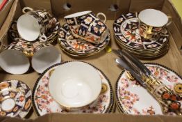 A TRAY OF ASSORTED ROYAL CROWN DERBY /TEA AND DINNERWARE MAINLY OLD IMARI ETC