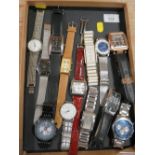 A TRAY OF ASSORTED GENTS WATCHES TO INCLUDE REPLICA BRAND NAMES