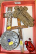 A BOX OF ASSORTED COLLECTABLES TO INCLUDE VINTAGE CROSSES, PEWTER BOX ETC