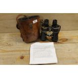 A MILITARY CASED SET OF WW2 ERA GERMAN KRIEGSMARINE 7 X 50 BINOCULARS