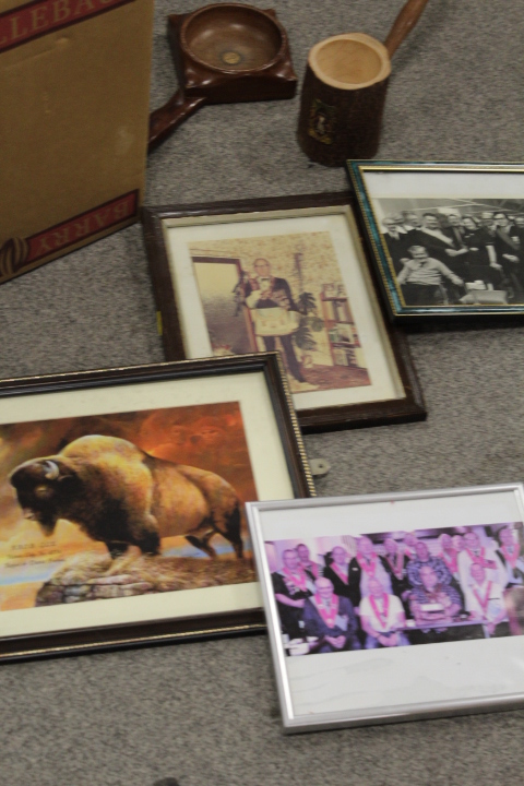 A LARGE SELECTION OF ROAB COLLECTABLES AND EPHEMERA TO INCLUDE GAVELS, POSTERS, PICTURES AND - Image 8 of 10