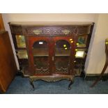 AN EDWARDIAN PARLOUR CABINET - W 121 CM