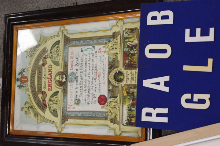 A LARGE SELECTION OF ROAB COLLECTABLES AND EPHEMERA TO INCLUDE GAVELS, POSTERS, PICTURES AND - Image 2 of 10