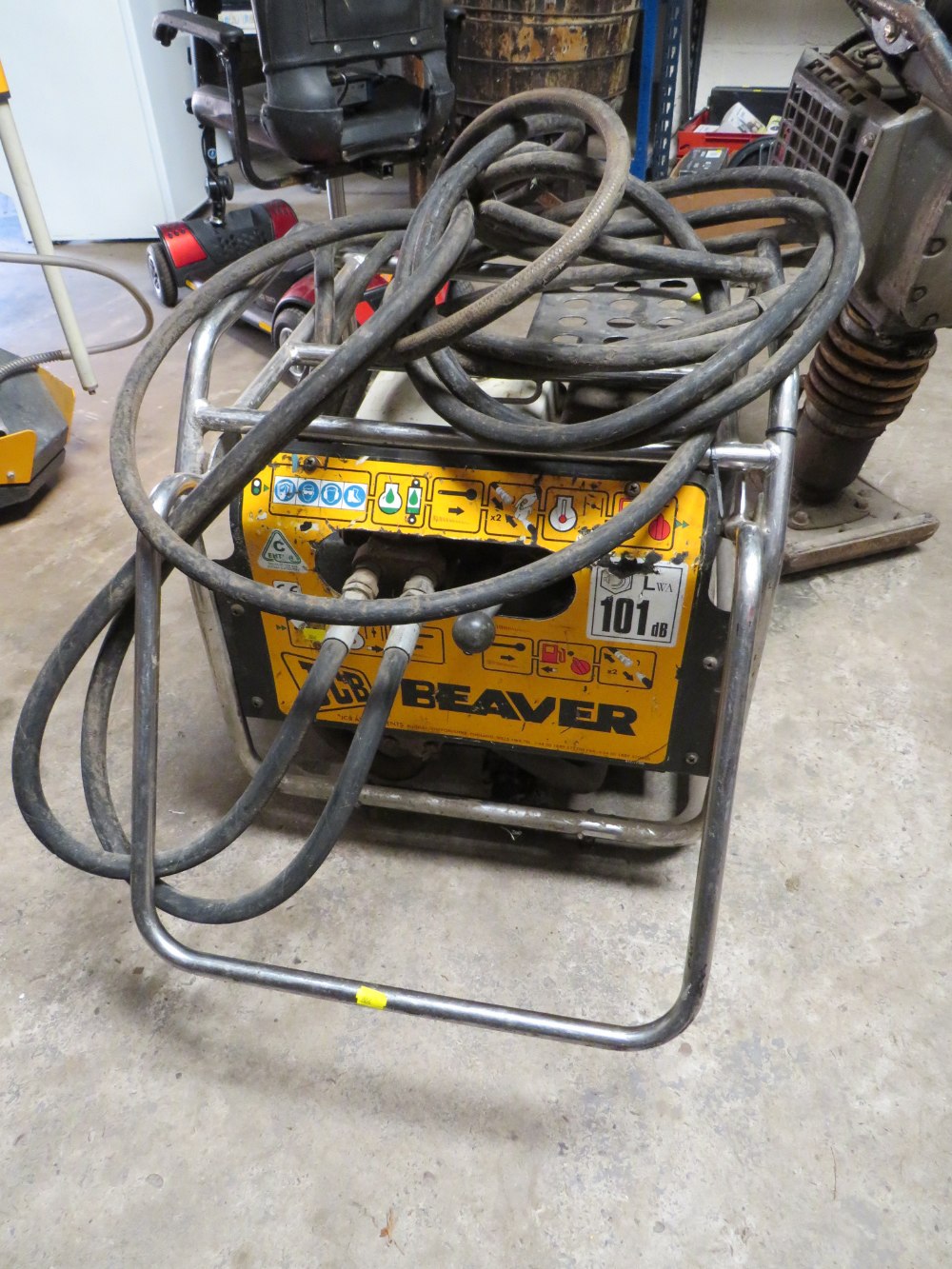 A JCB BEAVER HYDRAULIC POWER PACK FOR BREAKERS