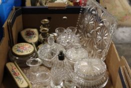 A TRAY OF ASSORTED DRESSING TABLE ITEMS TO INCLUDE PETIT POINT DRESSING TABLE SET INCLUDING TRAY AND