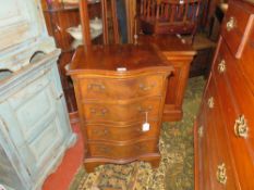 A REPRODUCTION SERPENTINE FRONTED MAHOGANY FOUR DRAWER CHEST, W 50 cm